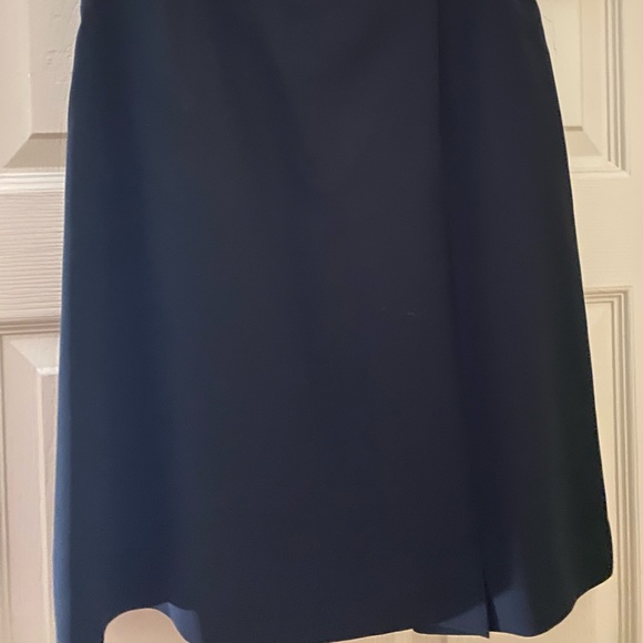 skirt was worn maybe twice. nothing is wrong. just have no use for it. $15 obo - Picture 2 of 6